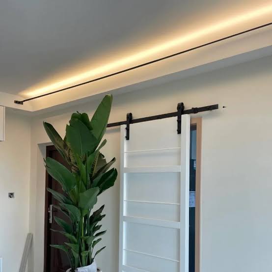 Skyline Steel Belt Lamp