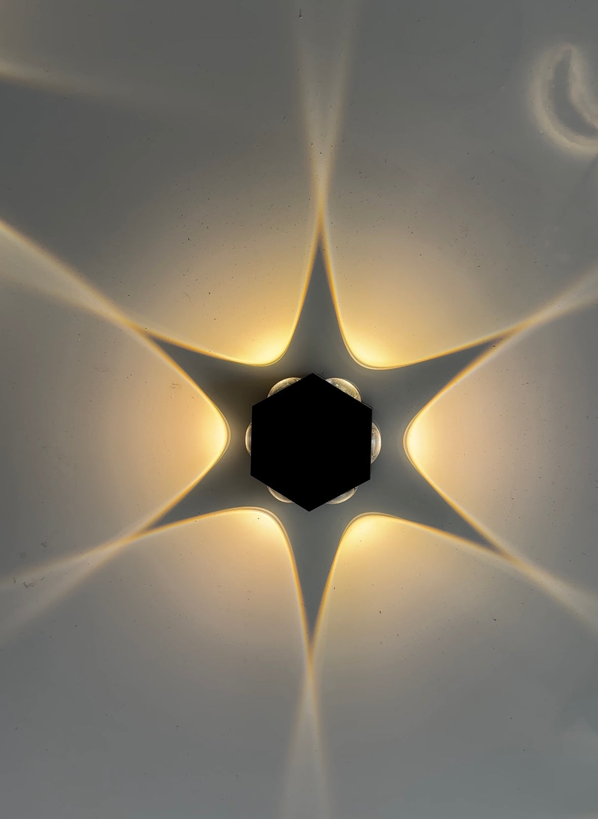 Prismatic 6 Beams of Light for Home Outdoor