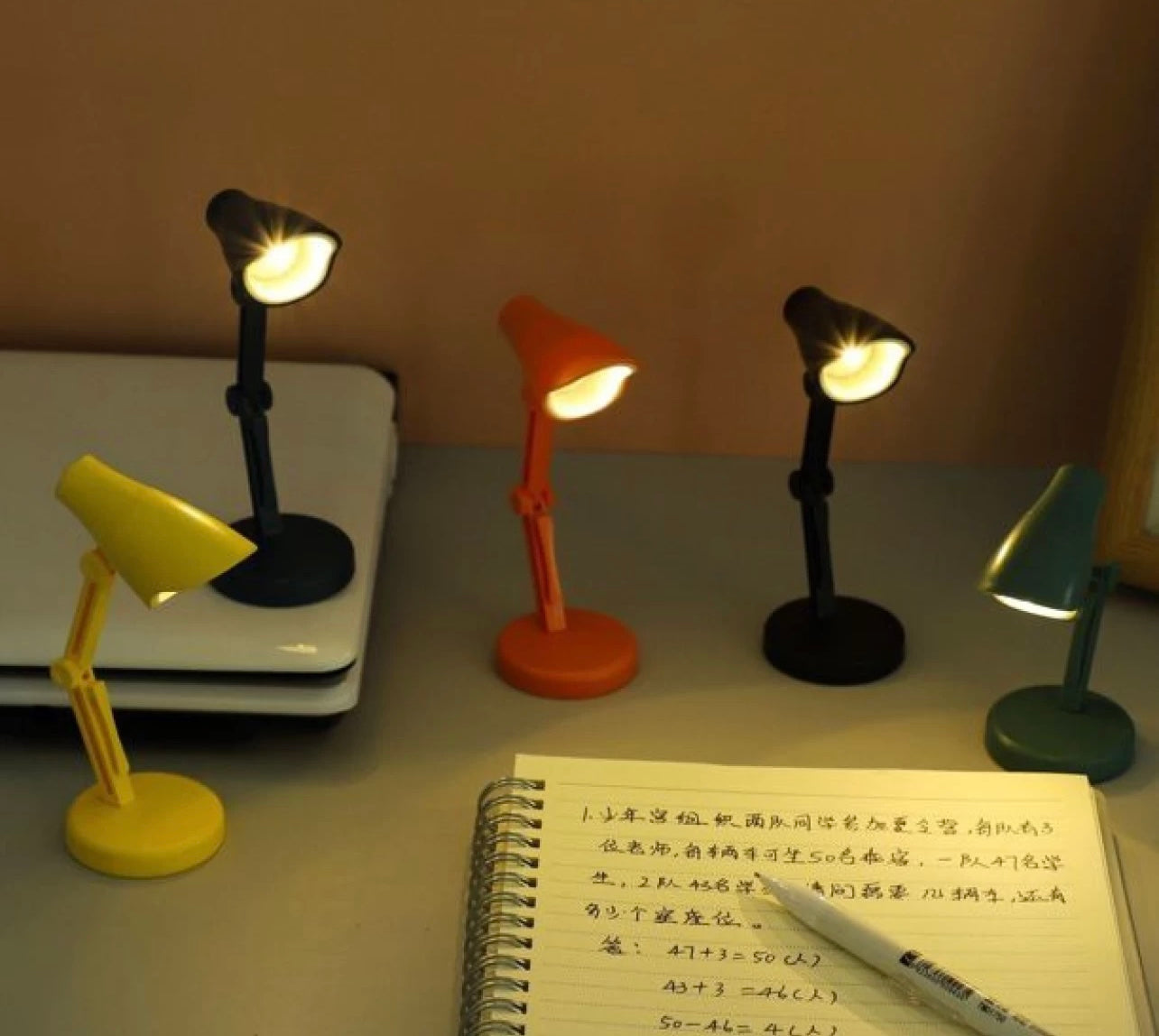 Mini Magnetic Table Lamp Foldable 3 cm Various Colours