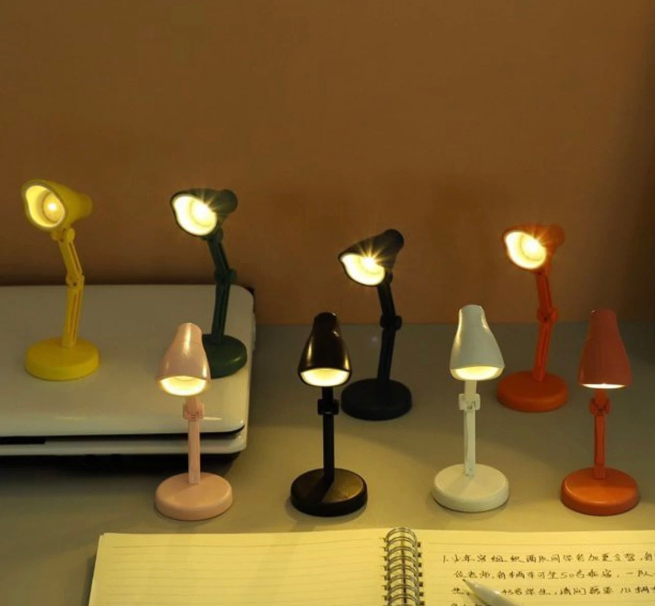 Mini Magnetic Table Lamp Foldable 3 cm Various Colours