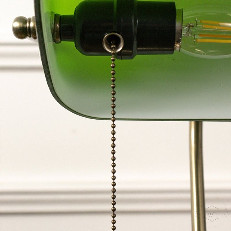 Retro Classic Green Table Lamp | 8688